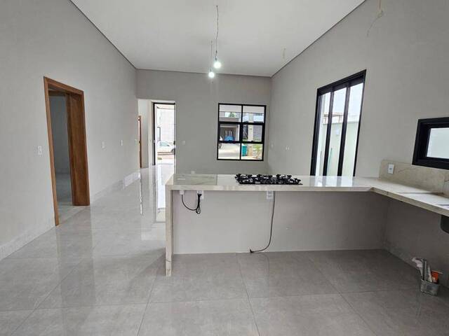 #546 - Casa para Venda em Várzea Grande - MT